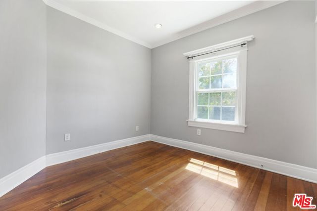 2230 W 30th Street, Los Angeles CA: https://media.crmls.org/mediaz/4e9f6ee7-d756-4a98-8943-2ab692a50069.jpg