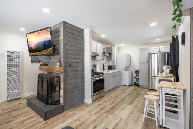 40110 Highland Road, Big Bear CA: https://media.crmls.org/mediaz/4e9f9cec-1ac7-49c6-88c2-dd9238acdffd.jpg