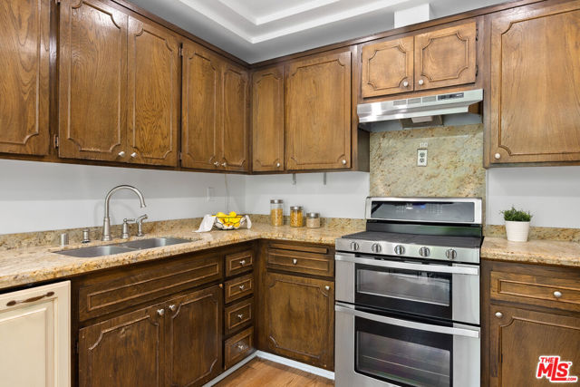 5432 Fulton Avenue, Sherman Oaks CA: https://media.crmls.org/mediaz/4ea04113-ba2f-442d-a736-d2130be1404e.jpg