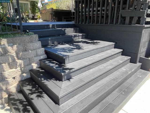 120 E Lake Drive, Antioch CA: https://media.crmls.org/mediaz/4ea0c5ad-e4cc-4d7e-b4c7-c8db7c6ce53d.jpg