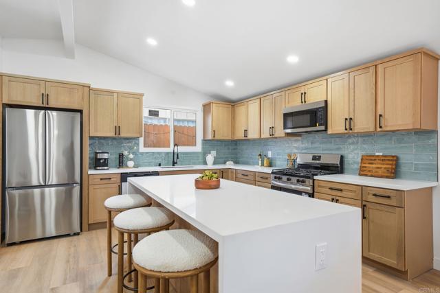 Detail Gallery Image 12 of 42 For 2828 Mission Village Dr, San Diego,  CA 92123 - 4 Beds | 2 Baths