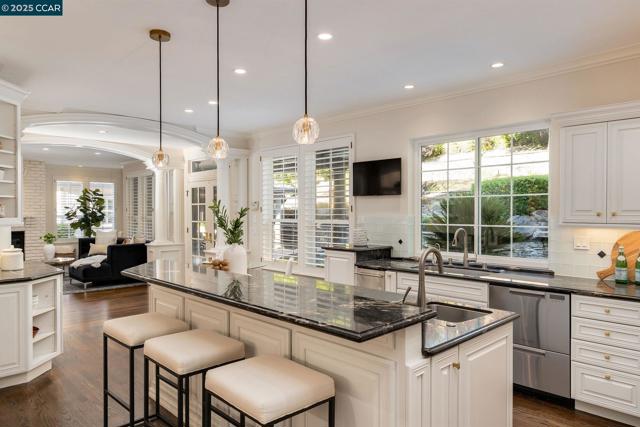 51 Brightwood Cir, Danville CA: https://media.crmls.org/mediaz/4ea104c8-c6e5-4628-8f63-8bf64055739a.jpg