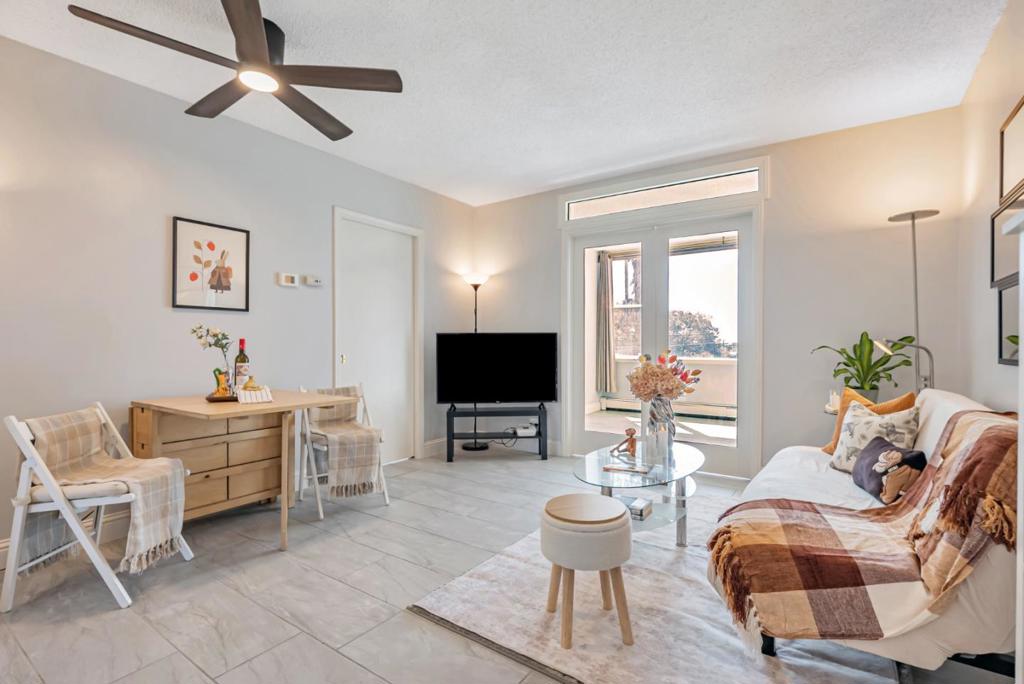 2601 College Avenue #208