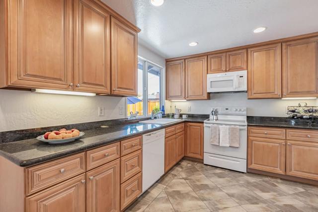 4848 Anna Drive, San Jose CA: https://media.crmls.org/mediaz/4ea182fb-afd0-4e7b-abb7-82d64129dc21.jpg