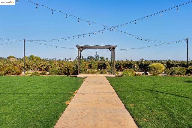 3501 Byer Road, Byron CA: https://media.crmls.org/mediaz/4ea18ae7-4069-4373-bee5-a27ee80e6594.jpg