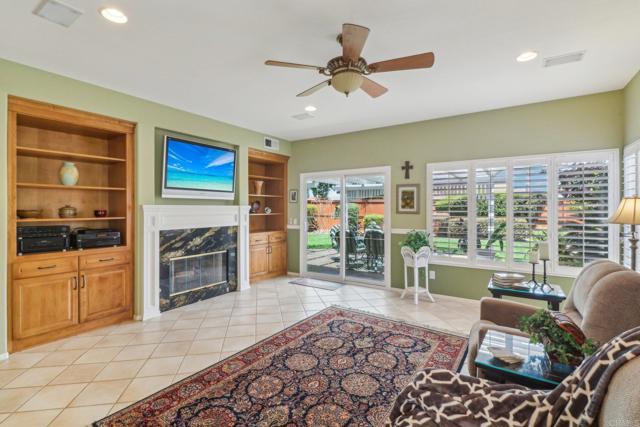 Detail Gallery Image 3 of 63 For 5226 Candlelight St, Oceanside,  CA 92056 - 3 Beds | 3/1 Baths