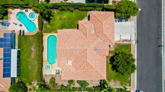 2450 Quincy Way, Palm Springs CA: https://media.crmls.org/mediaz/4ea2cf0c-4f11-41ad-bb82-7f1dfe0192b7.jpg