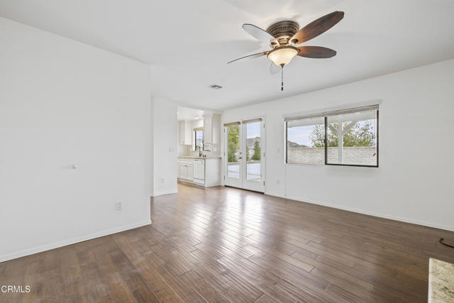 27722 Buckskin Drive, Castaic CA: https://media.crmls.org/mediaz/4ea3a820-f3cb-4b89-a0b0-a5d751e25b1a.jpg