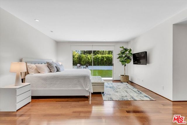 15514 CASIANO Court, Los Angeles CA: https://media.crmls.org/mediaz/4ea3ba24-5d61-4da8-a54c-4b78c4cd7fb5.jpg