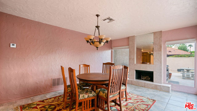 1592 S Compadre Road, Palm Springs CA: https://media.crmls.org/mediaz/4ea48191-1528-42eb-8504-1c61e91e404e.jpg