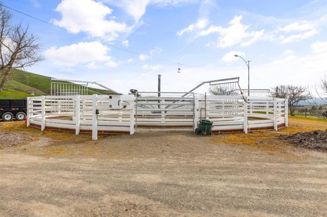 6033 Dagnino Road, Livermore CA: https://media.crmls.org/mediaz/4ea50d19-a06a-4445-a66c-3bad0805330b.jpg