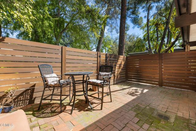 4639 El Camino Corto, La Canada Flintridge CA: https://media.crmls.org/mediaz/4ea57c9a-9ceb-4484-85f2-fcb9c1845f3f.jpg
