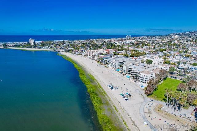 1235 Parker Place, San Diego CA: https://media.crmls.org/mediaz/4ea5e2de-85eb-4b95-a909-aaf114ef524b.jpg