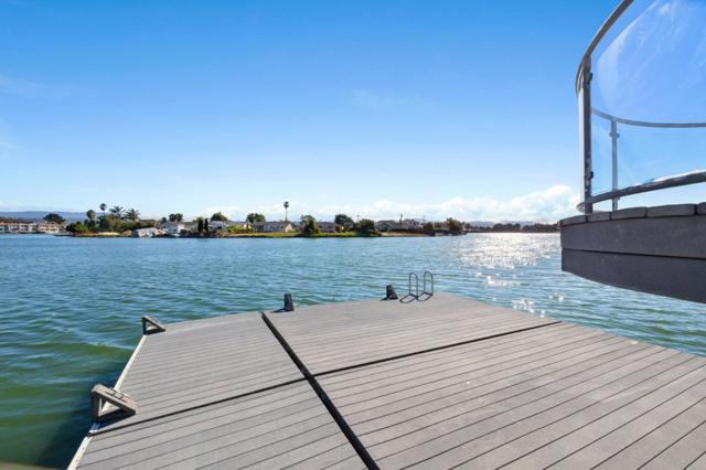 464 Fathom Drive, San Mateo CA: https://media.crmls.org/mediaz/4ea62b0d-e6a5-407e-9757-658a3415f240.jpg