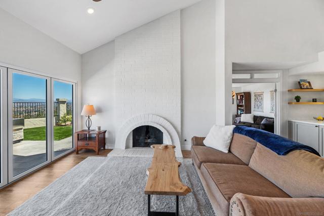 16396 Avenida Suavidad, San Diego CA: https://media.crmls.org/mediaz/4ea71c2a-682f-43f5-9463-b159b6a97054.jpg