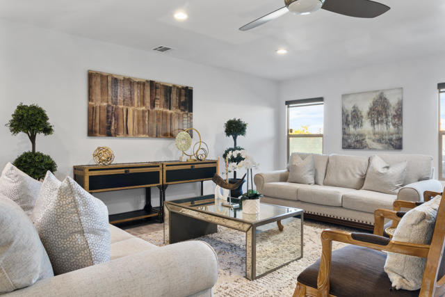 52540 Avenida Juarez, La Quinta CA: https://media.crmls.org/mediaz/4ea7665a-961a-4685-847d-34b01b4acba1.jpg