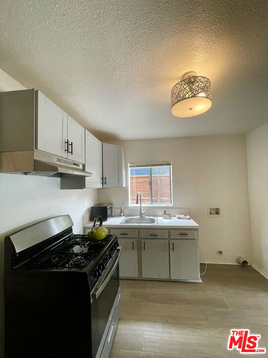 223 Lake Shore Terrace, Los Angeles CA: https://media.crmls.org/mediaz/4ea7677b-669c-456c-aef6-5ec80a534110.jpg