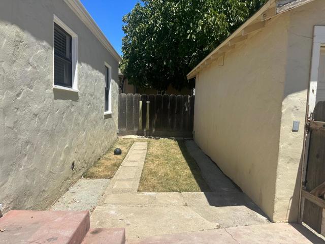 0 Ellis St, King City CA: https://media.crmls.org/mediaz/4ea77be5-fee6-4342-9447-8f0da1d431fb.jpg