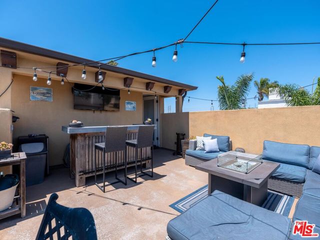 520 Elena Avenue, Redondo Beach, California 90277, 4 Bedrooms Bedrooms, ,2 BathroomsBathrooms,Residential,For Sale,Elena,25537523