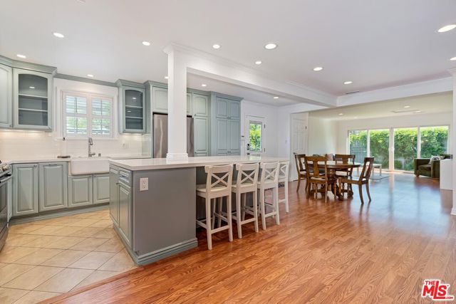 3504 Redwood Avenue, Los Angeles CA: https://media.crmls.org/mediaz/4ea91252-8f02-4d64-b35a-dfc7391a1d1d.jpg