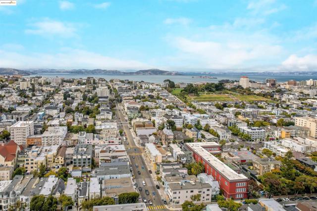 2654 Bush St, San Francisco CA: https://media.crmls.org/mediaz/4ea95189-0e0b-431a-af19-bc7b13559fa3.jpg