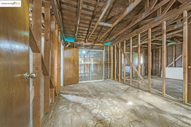 11201 Lochard Street, Oakland CA: https://media.crmls.org/mediaz/4ea95e85-9265-4185-9cc4-78ac6d85e415.jpg