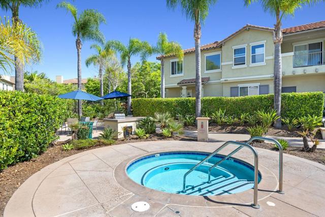 Detail Gallery Image 30 of 38 For 6084 Citracado Cir, Carlsbad,  CA 92009 - 3 Beds | 2/1 Baths