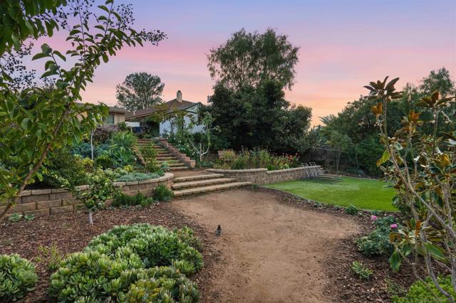 109 Scenic Dr, El Cajon CA: https://media.crmls.org/mediaz/4ea9d671-f6cd-4b93-a168-646ab21ac402.jpg