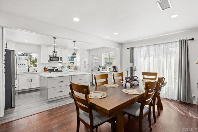 852 5th Street, Imperial Beach CA: https://media.crmls.org/mediaz/4ea9fdcb-7e2a-403d-b162-e796be4c6b2b.jpg