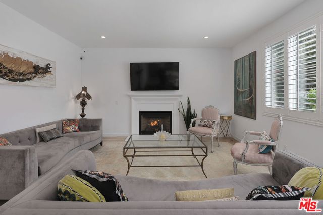Image 11 of 39 For 17302 Lemay Street