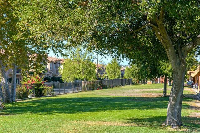 646 Sumner Way, Oceanside CA: https://media.crmls.org/mediaz/4eabe7b2-6b26-4741-bac2-2e9490f82359.jpg