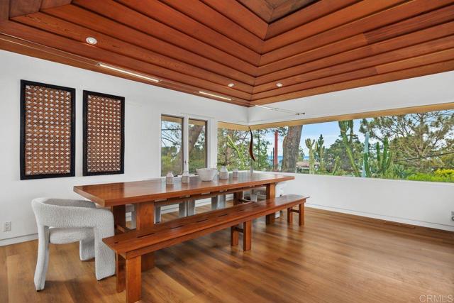 1859 Zapo Street, Del Mar CA: https://media.crmls.org/mediaz/4eac049a-fff0-4159-88c0-3f9d03e2a962.jpg