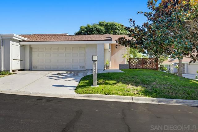 2003 Caminito Circulo Norte, La Jolla CA: https://media.crmls.org/mediaz/4eac1850-560f-4c31-8e7b-d411f13a96ca.jpg