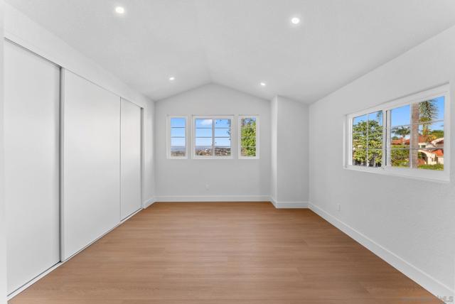 12257 Avenida Consentido, San Diego CA: https://media.crmls.org/mediaz/4ead3d9a-87a9-4095-af77-706620228989.jpg