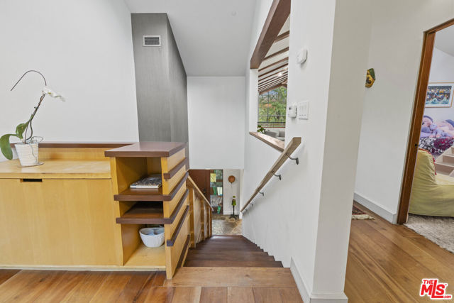 Image 43 of 67 For 2669 Harlesden Court