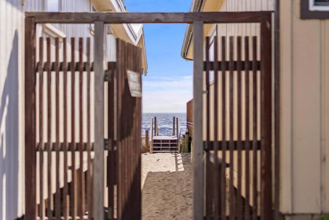 621 Beach Drive, Aptos CA: https://media.crmls.org/mediaz/4eada2bb-2234-41cc-a20d-b3921187cc4f.jpg