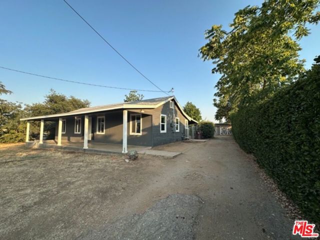499 E 12th Street, Beaumont CA: https://media.crmls.org/mediaz/4eadb538-ae7f-4670-b788-dfb71018af49.jpg