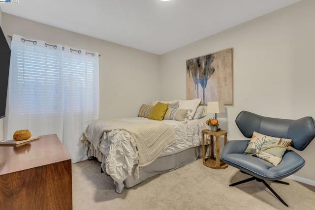 349 Cose Ln, Tracy CA: https://media.crmls.org/mediaz/4eae19a6-1794-481f-a0cf-3f5257beb4bb.jpg