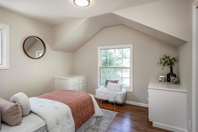 1869 Middleton Avenue, Los Altos CA: https://media.crmls.org/mediaz/4eaea831-5df6-45df-bcf3-f21745285fcd.jpg