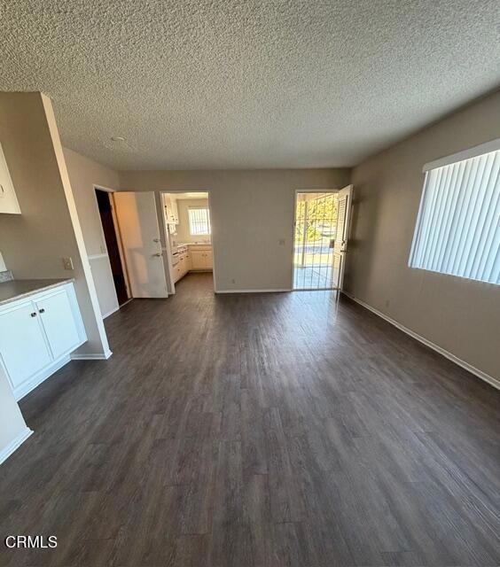 Detail Gallery Image 7 of 16 For 9488 El Cajon St, Ventura,  CA 93004 - 2 Beds | 2 Baths