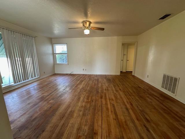 2042 E Mayfair, Fresno CA: https://media.crmls.org/mediaz/4eaf79a8-d805-4f64-b282-55986862e45e.jpg