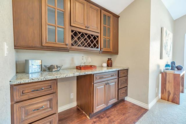 1650 Bella Vista Drive, Hollister CA: https://media.crmls.org/mediaz/4eafffef-ccdd-406f-9c38-5a1a38d0bc83.jpg