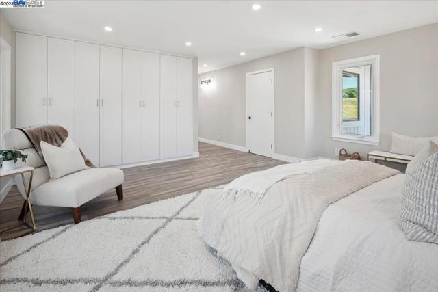325 Bollinger Estates Ct, San Ramon CA: https://media.crmls.org/mediaz/4eb179a4-9d00-43e6-8c1e-1a84cad8fde0.jpg