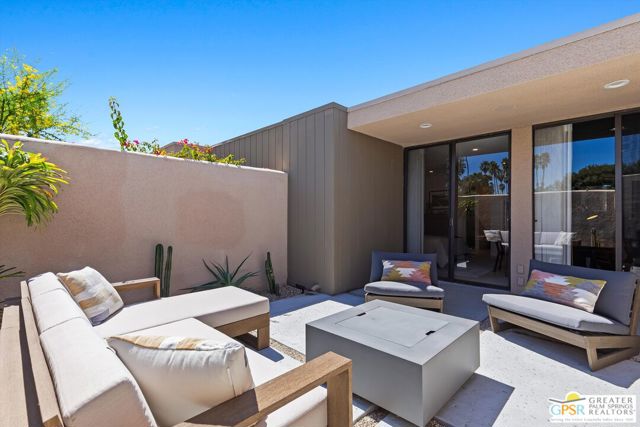 1845 S La Paloma, Palm Springs, CA 92264