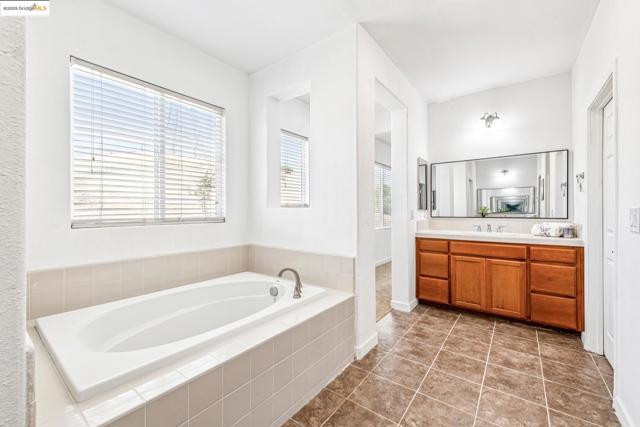 4576 Benton St, Antioch CA: https://media.crmls.org/mediaz/4eb1e74f-292b-4a82-b7f9-a74690b52d2e.jpg