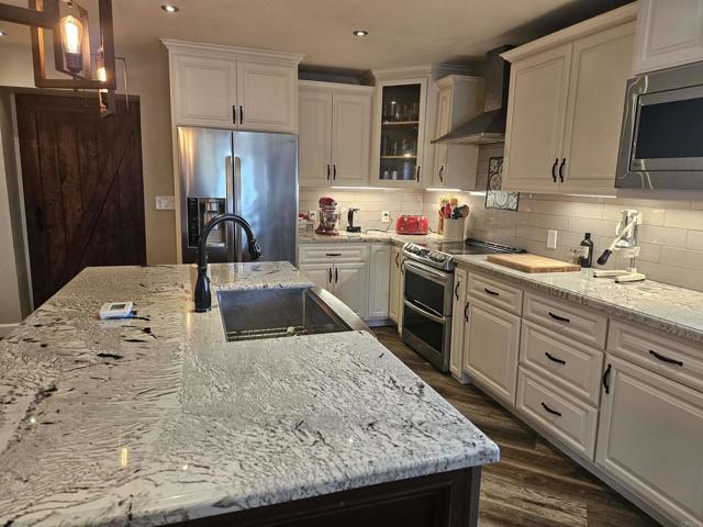 Detail Gallery Image 4 of 51 For 40275 Avenida Cerrovista, Cherry Valley,  CA 92223 - 3 Beds | 2 Baths