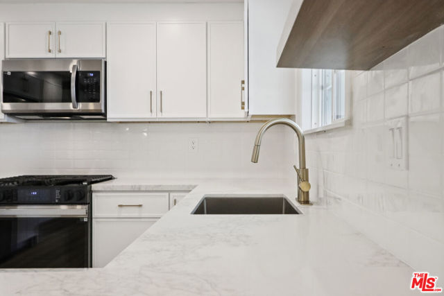 23681 Cavanaugh Road, Lake Forest CA: https://media.crmls.org/mediaz/4eb2fc87-ad69-4beb-bad3-a8975c6701c5.jpg