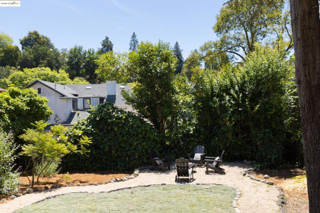 769 Santa Ray Ave, Oakland CA: https://media.crmls.org/mediaz/4eb3da67-8ea4-41e1-8130-eaa292cea828.jpg