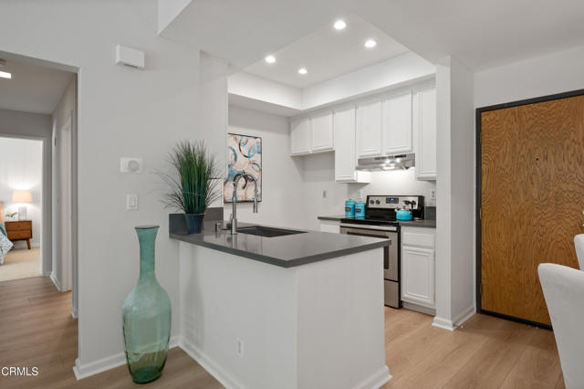 Detail Gallery Image 9 of 35 For 4200 via Arbolada #207,  Los Angeles,  CA 90042 - 2 Beds | 1 Baths