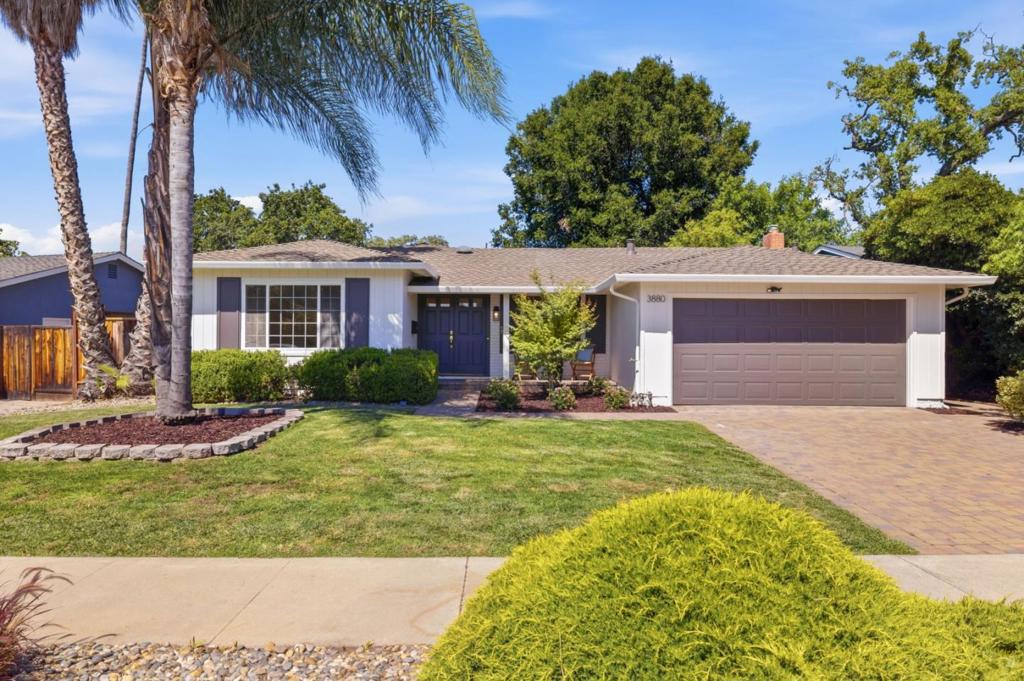 3880 Villa Glen Way